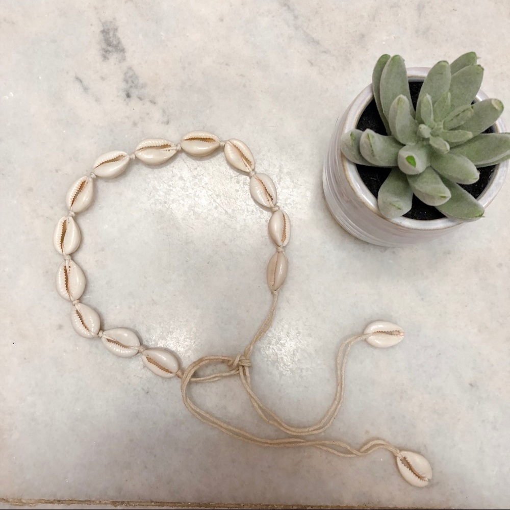 Shell necklace